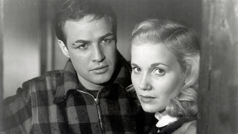  On the Waterfront – Klassista Noir-draamaa rakkaudella ja rikoksella!